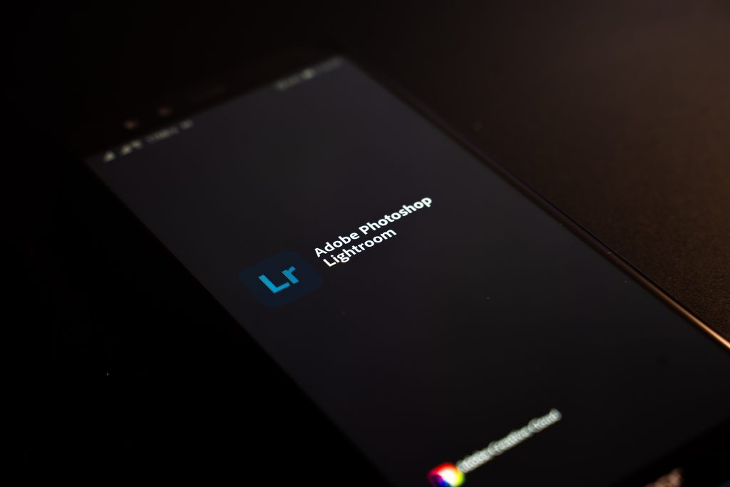 Adobe Lightroom, aplicativo de edição de fotos em sua versão para celular.